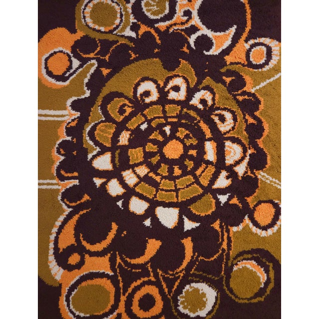 Mid-Century Modern Handmade Rug in Wool, Germany, 1970s, in Very Good conditions. Designed 1970 to 1979