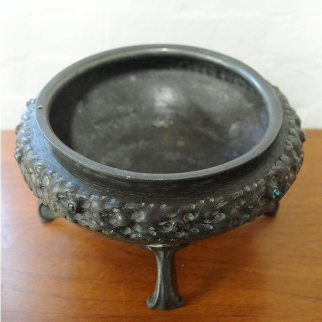 Antique Arts and Crafts Textured Pewter Bowl with Inlaid Enamel from Liberty & Co, 1900s For Sale - Image 5 of 6