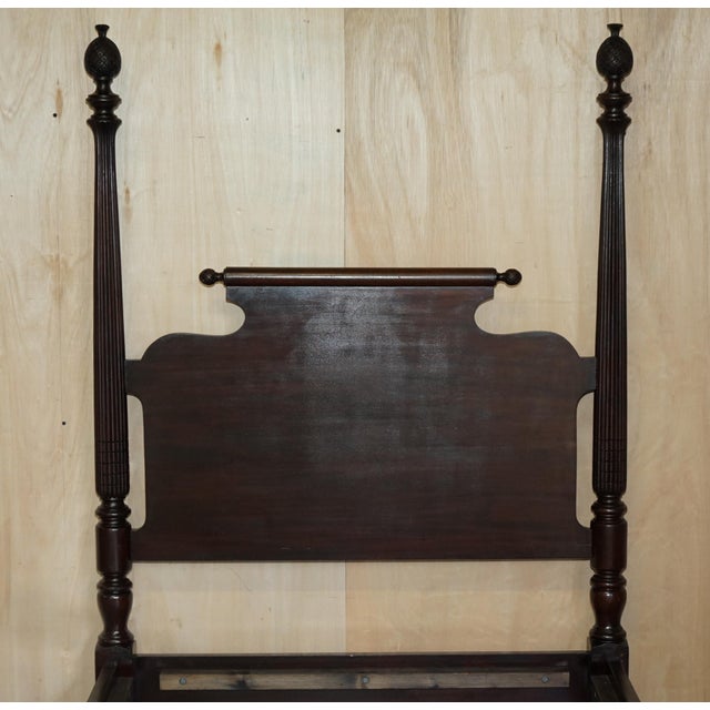 American Federal 4-Poster Bed with Carved Pillars in Hardwood, 1800s For Sale - Image 10 of 18