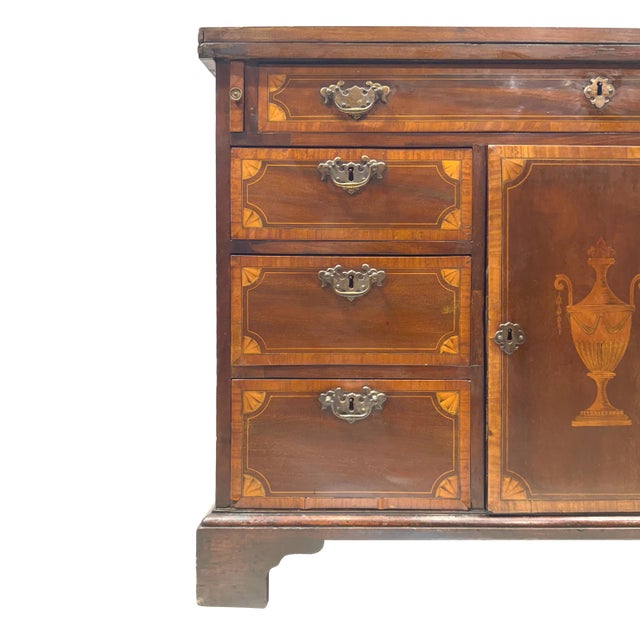 A Georgian Mahogany Bachelors Chest With Satinwood Inlay, English, Ca. 1830 For Sale - Image 6 of 12