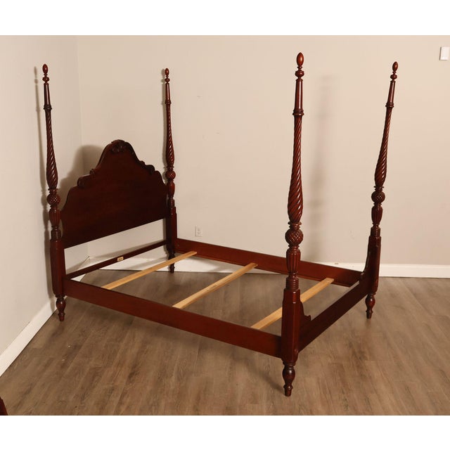 High Quality American Made Queen Size Poster Bed By Lexington Furniture. This Bed Features Turned And Spiral Carved Poster...
