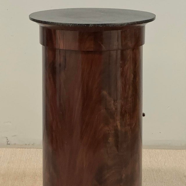 Early 19th Century French Empire to Louis Philippe Mahogany Marble Top Cabinet ~ Pedestal For Sale - Image 15 of 18