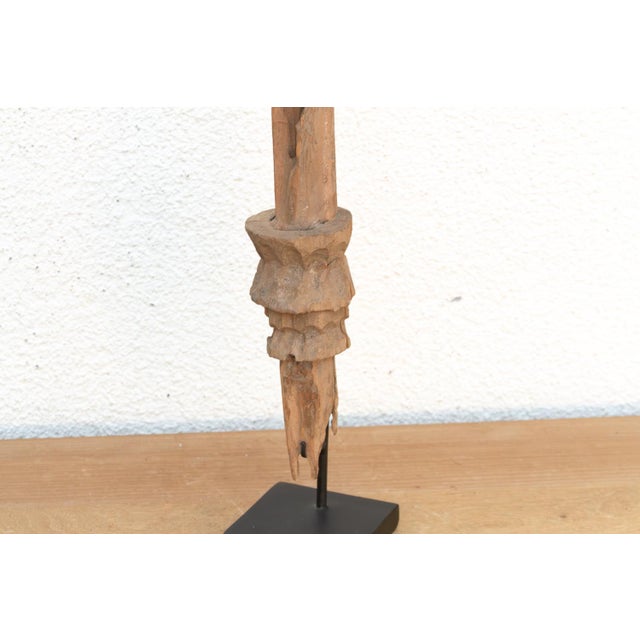 Late 19th Century Antique West African Carved Post Fragment For Sale - Image 5 of 7