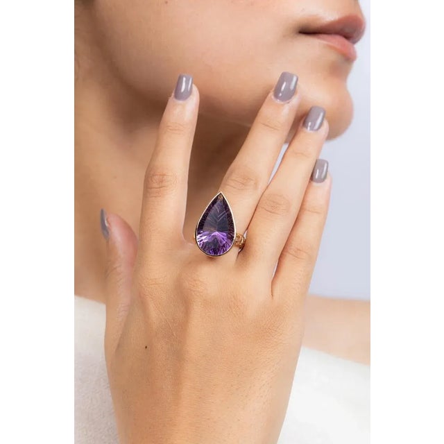 Art Deco Amethyst Cocktail Ring Size 7, 18.2ct Pear Cut in 14k Gold by VRJewels For Sale - Image 3 of 16