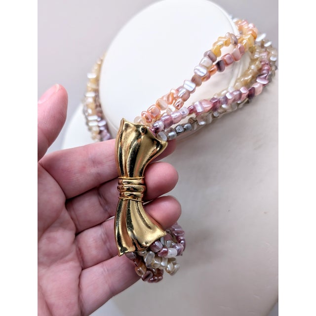 Vintage 1981 Napier Goldtone Faux-Mother of Pearl Beaded Bow Necklace For Sale In Philadelphia - Image 6 of 7