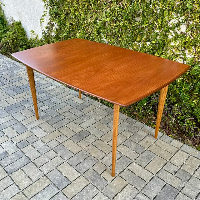 J.O. Carlsson 1960s Restored Scandinavian Mid Century Modern Teak & Oak Dining Table by Joc For Sale - Image 4 of 13