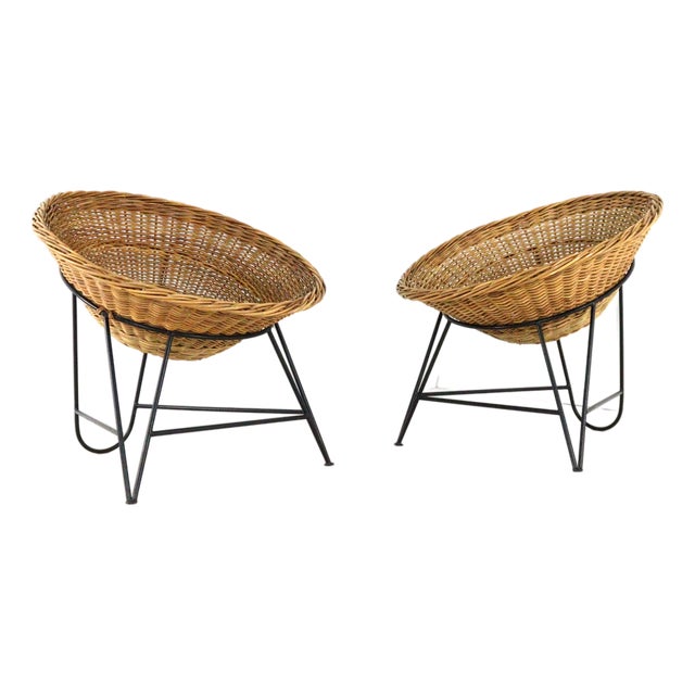 Mid-Century Modern Wicker Basket Armchair in the style of Matthieu Matégot For Sale
