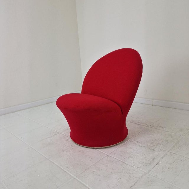 An exceptionally rare and highly coveted f572 lounge chair, designed by pierre paulin for artifort. produced only for a...