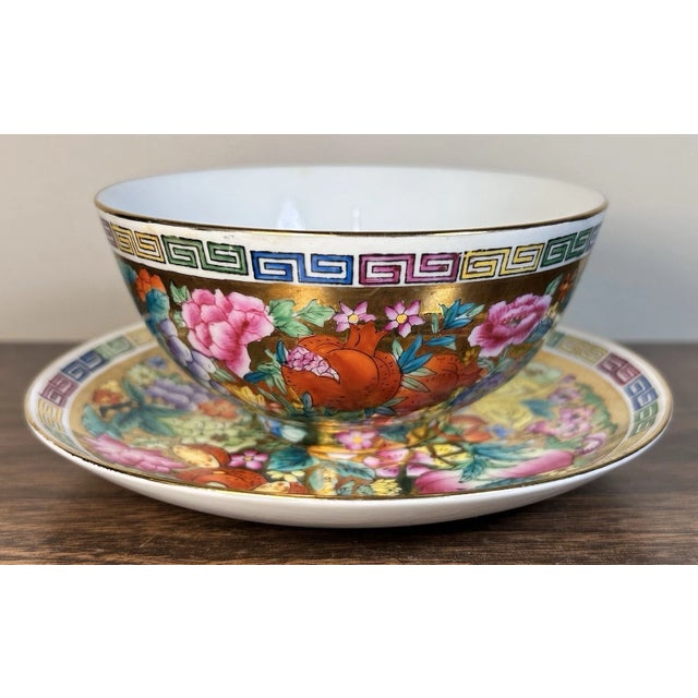 Chinese Vintage Chinese Zhongguo Chao Cai Mille Fleur Porcelain Tea Bowl and Saucer Set For Sale - Image 3 of 8
