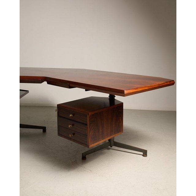 Wood Boomerang Executive Desk by Osvaldo Borsani for Tecno, 1960s For Sale - Image 3 of 12