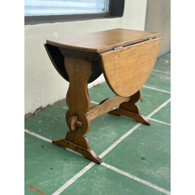 Early 20th Century English Oak Table With Rotating Drop Leaf Top For Sale In Naples, FL - Image 6 of 7