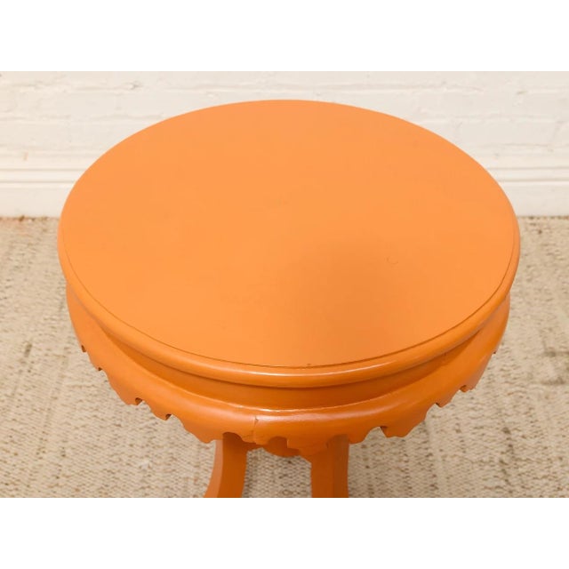 Mid 19th Century Vintage 1970s Scalloped Round Side Table in Peach For Sale - Image 5 of 7