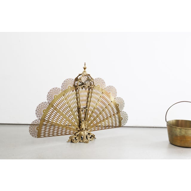 French Fan-Shaped Peacock Fireplace Screen in Brass, 1970s For Sale - Image 11 of 12