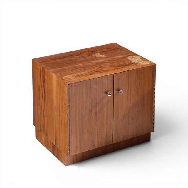 Directional Mid Century Walnut and Chrome Nightstands - Pair For Sale - Image 10 of 11