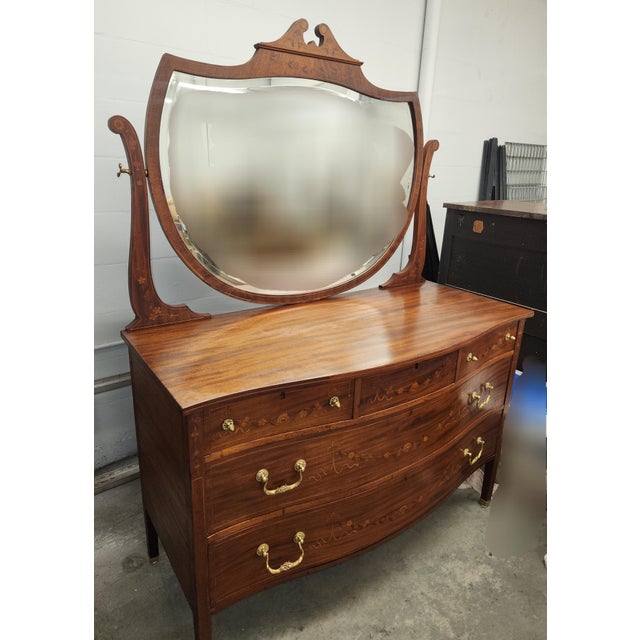 Hepplewhite 1920s Antique American Hepplewhite Style Kittenger Inlaid Marquetry Dresser Vanity and Mirror For Sale - Image 3 of 12
