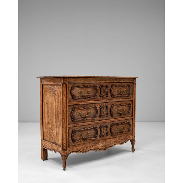 19th Century French Provincial Oak Chest of Drawers For Sale In Greensboro - Image 6 of 18