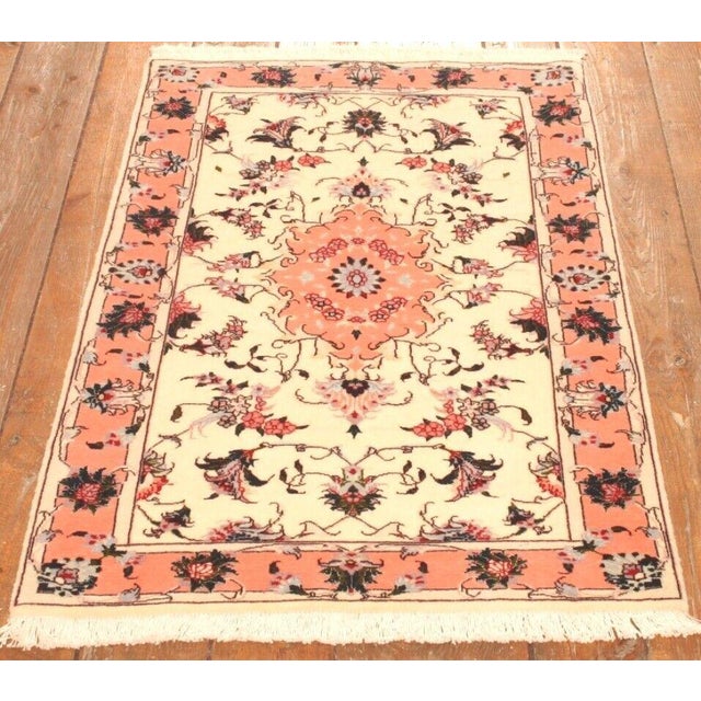 Middle Eastern Rug in Wool For Sale - Image 3 of 9