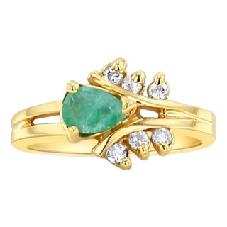 Pear Shaped Emerald & Diamond Wedding Band 1.00cttw 14k Yellow Gold, Size 7 For Sale