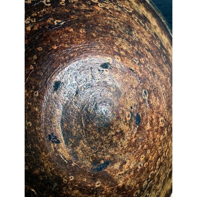 Fine Korean Ceramic Kugibori Irabo Chawan with Oil Drop Glaze For Sale - Image 11 of 18