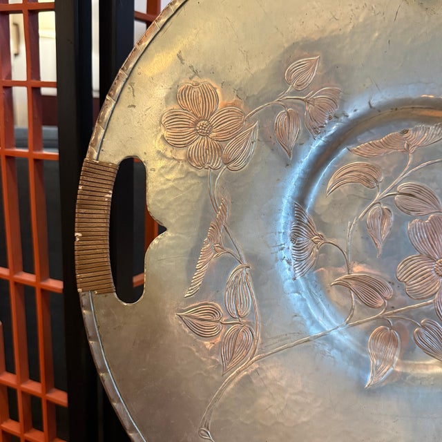 Mid 20th Century Large Aluminum and Rattan Decorative Floral Motif Serving Tray For Sale - Image 4 of 10