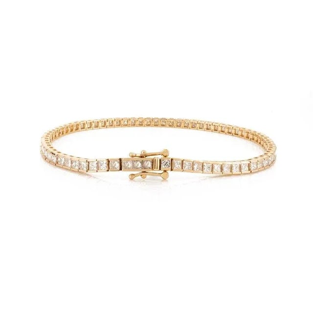18k Yellow Gold 4.42 Carat Round Cut Diamond Tennis Bracelet For Sale - Image 4 of 7
