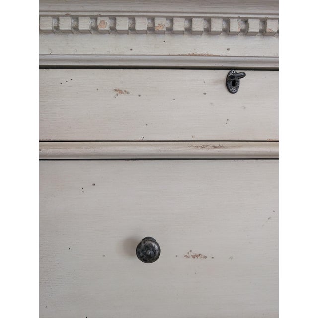 2010s Restoration Hardware St James 5-Drawer Dresser in Antique White For Sale - Image 5 of 10
