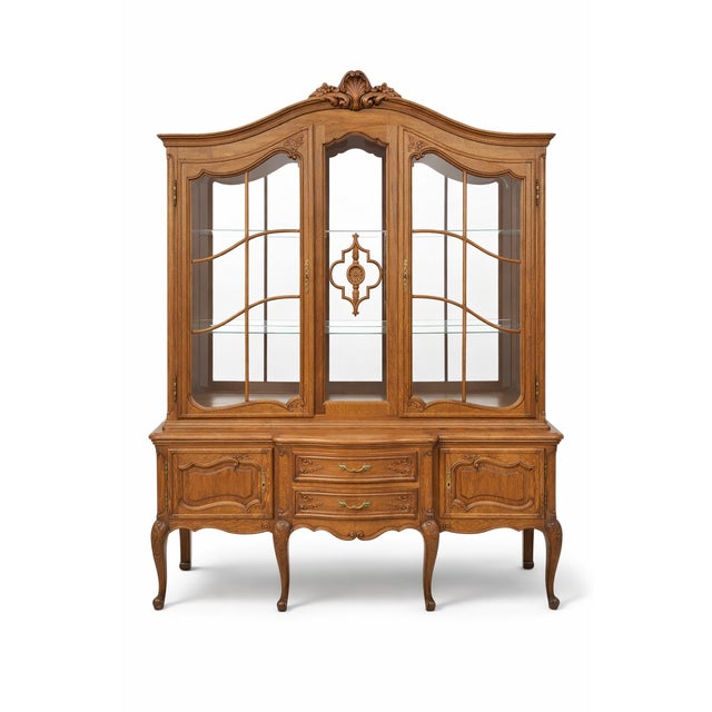 Beautiful quarter sawn oak (1/4 or tiger oak) china cabinet. This Country French style piece has wonderful flower and...