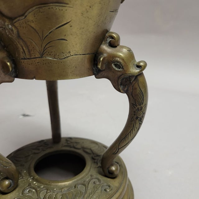 Pair of Japanese Bronze Bird and Flowers Vases Meiji For Sale - Image 9 of 12