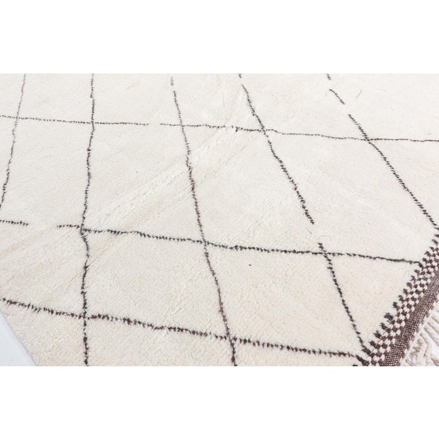 Modern Abstract Lattice Ivory Oversized Rug "Trace" by Doris Leslie Blau For Sale In New York - Image 6 of 11