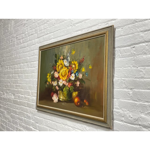 Vintage Floral Still Life Oil Painting in Frame | Elegant European Bouquet With Roses & Daisies | Classic Traditional Wall Art For Sale - Image 10 of 13