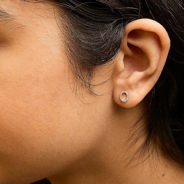 Haus of Brilliance 10K Yellow Gold 1/10 Cttw Diamond 'O' Initial Stud Earring For Sale - Image 4 of 5