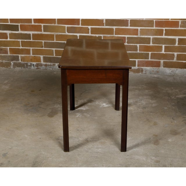 Brown English 18th Century Georgian Period Walnut Side Table with Single Drawer For Sale - Image 8 of 12