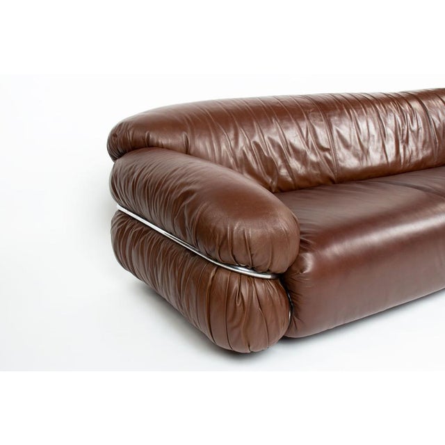 Metal Sesann 3-Seater Sofa in Brown Leather by Gianfranco Frattini for Cassina, 1970s For Sale - Image 7 of 10