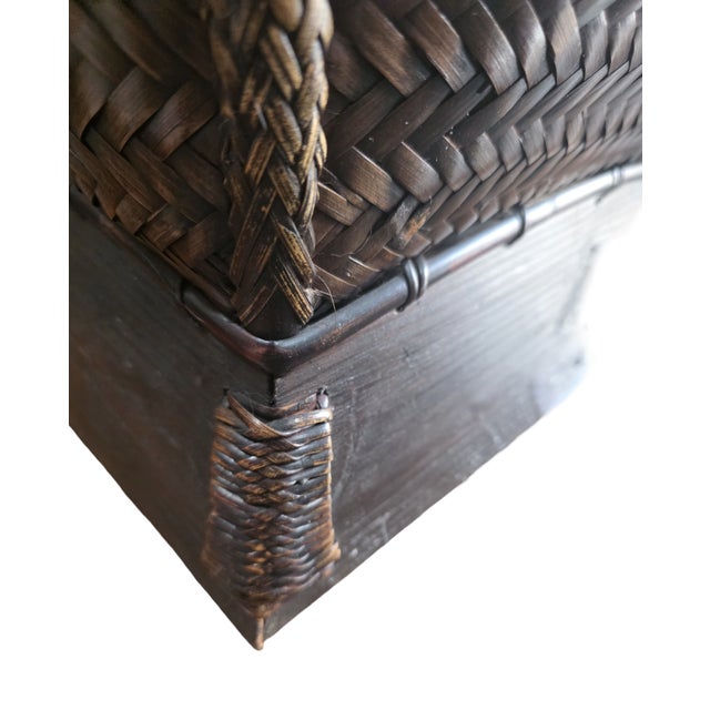 Tribal 1980s Large Sculptural Handwoven Basket Vessel – Tribal Artisan Work, 26” For Sale - Image 3 of 7