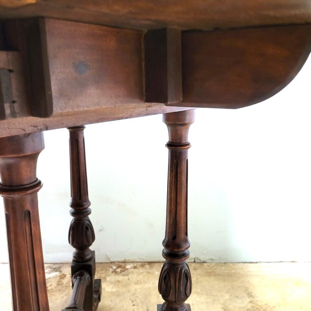 Antique English Burled Walnut Cloverleaf Drop-Leaf Table on Casters For Sale - Image 9 of 10