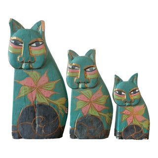 1980s Hand-Painted Wooden Cat Folk Art Figures – Set of 3 For Sale