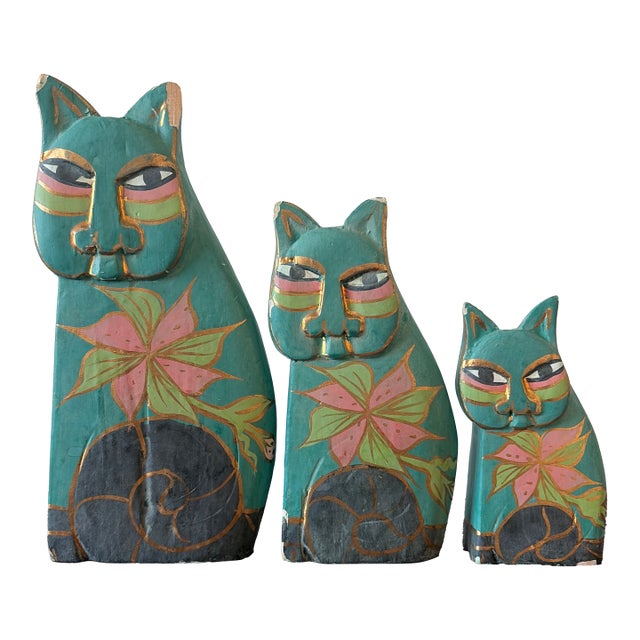 1980s Hand-Painted Wooden Cat Folk Art Figures – Set of 3 For Sale