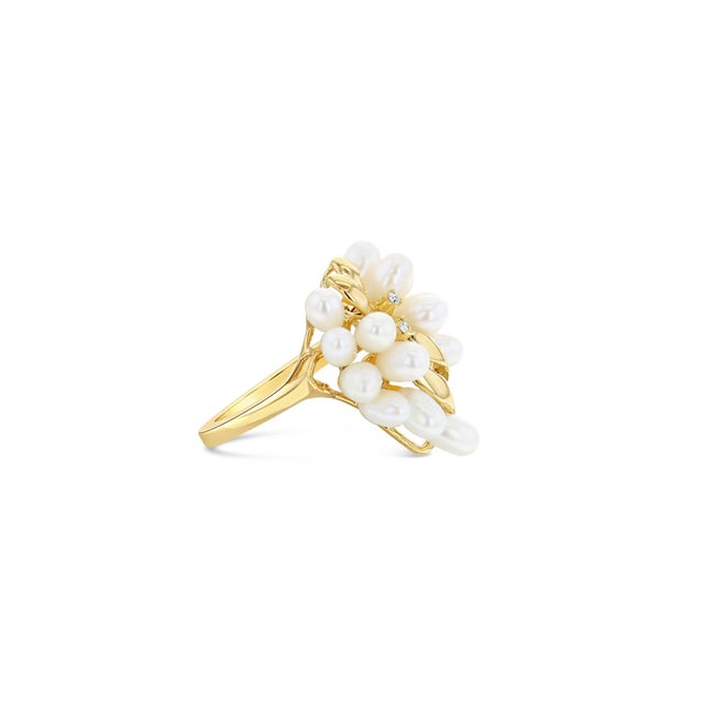 Contemporary Freshwater Pearl Grape Cluster Cocktail Ring with Diamond Accents 14k Yellow Gold, Size 3 For Sale - Image 3 of 4