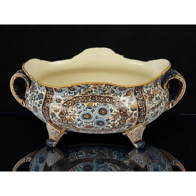 Earthenware Planter from Gien, 19th Century For Sale - Image 6 of 11