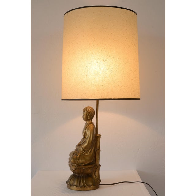 1950s Hollywood Regency Gold Ceramic Buddha Table Lamp For Sale - Image 14 of 17