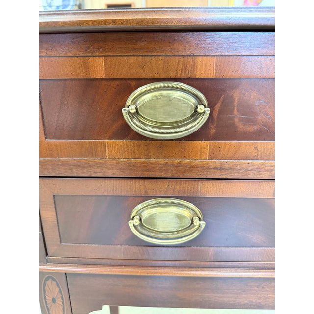 Late 20th Century Hekman Inlaid Mahogany Flatware Storage Chest on Stand For Sale In New York - Image 6 of 11