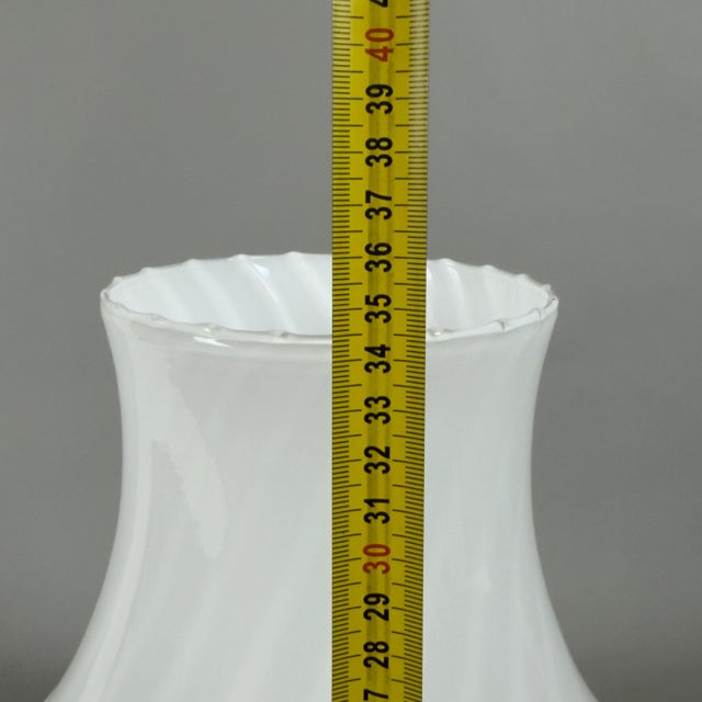 Vintage Space Age Mushroom Swirl Table Lamp in Murano Opal Glass, 1970s For Sale - Image 10 of 11