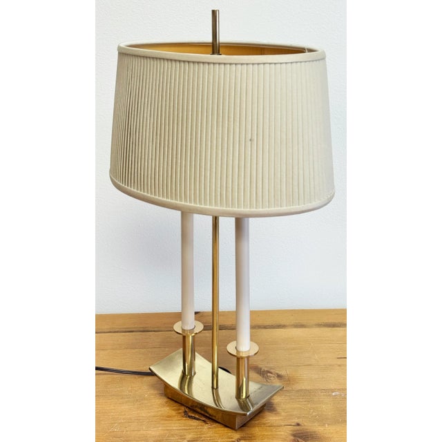 Late 20th Century Vintage Stiffel Modern Bouillotte Style Brass Table Lamp For Sale - Image 5 of 10