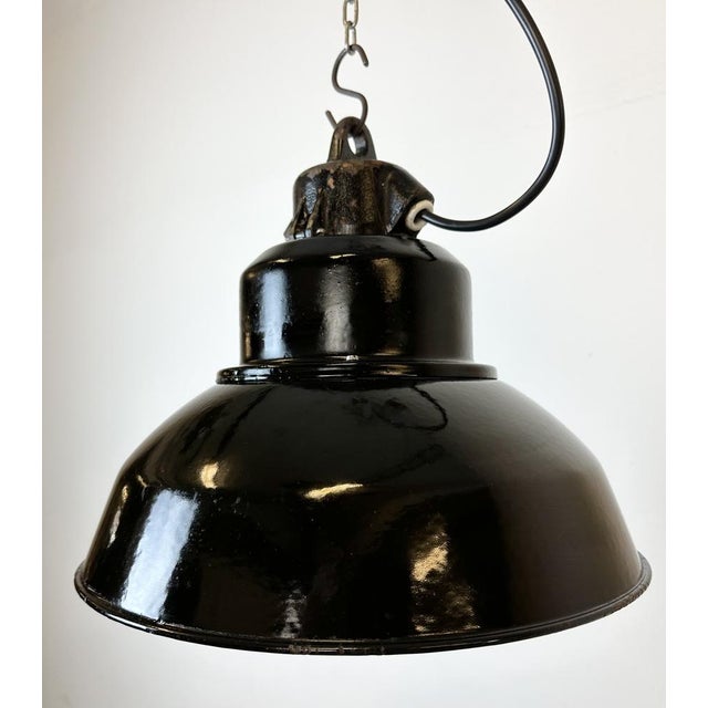 Industrial Black Enamel Factory Lamp with Cast Iron Top from Elektrosvit, 1960s For Sale - Image 6 of 17