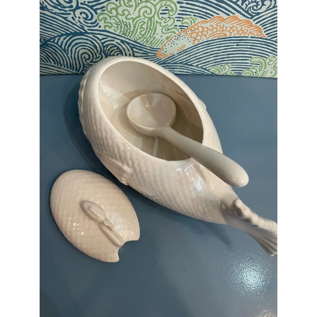 1980s Vintage Figural Fish Tureen With Lid & Ladle – White Ceramic Coastal Nautical Serveware For Sale - Image 5 of 10