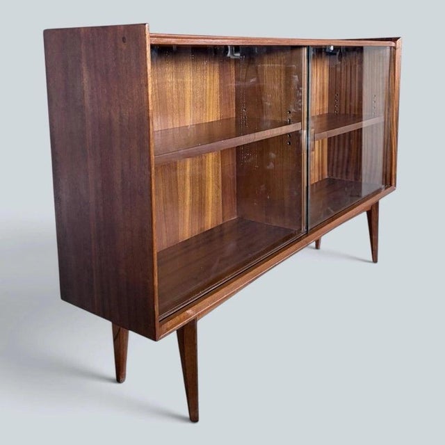 Mid-Century Walnut & Teak Sliding Glass Display Cabinet For Sale - Image 4 of 7