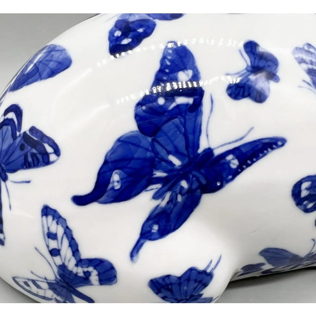 Blue Vintage Blue & White Porcelain Sleeping Cat Figurine – Hand-Painted With Butterflies – Chinoiserie / Delft Style / Whimsical For Sale - Image 8 of 11