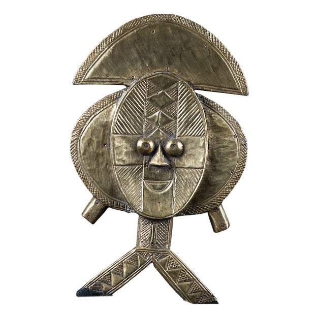 Central African Kota Reliquary in Hammered Brass and Wood, Gabon, 20th Century For Sale