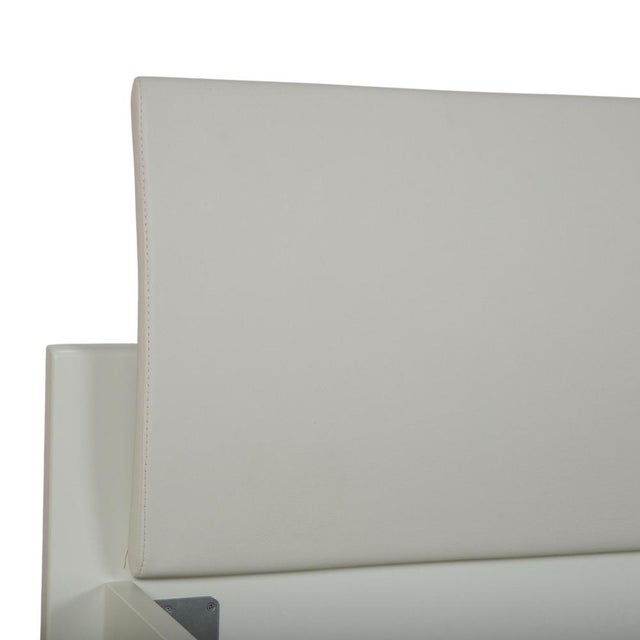 Modern Minimalist Wooden Bed in White by Hülsta For Sale - Image 3 of 15