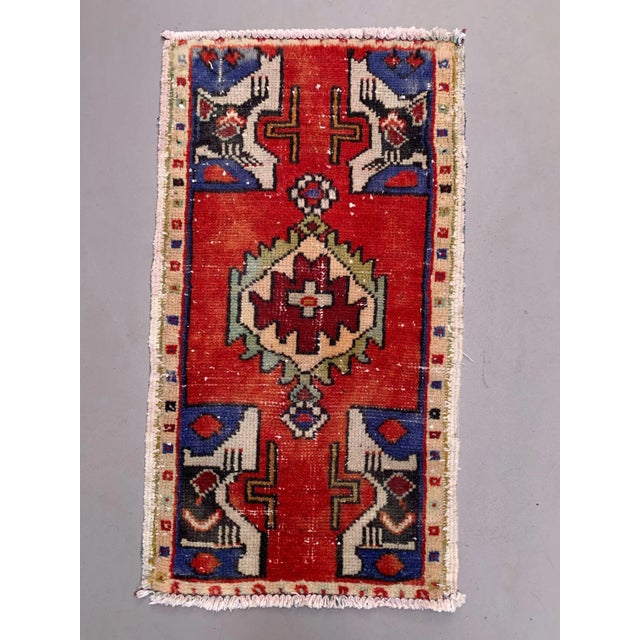 Small Vintage Turkish Rug in Wool For Sale - Image 6 of 6